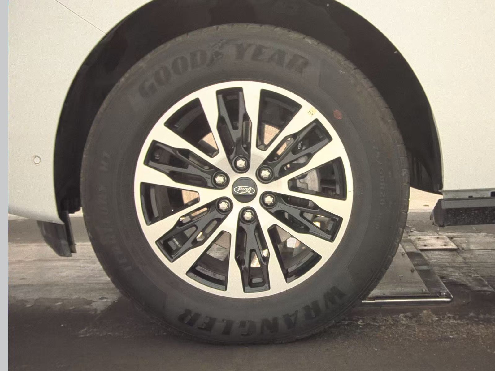 FORD EXPEDITION MAX - 10