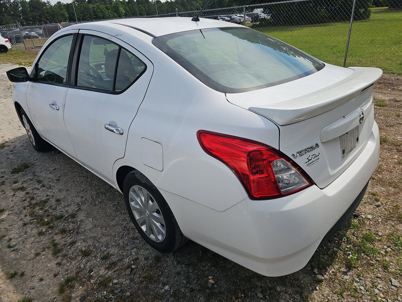 NISSAN VERSA - 7