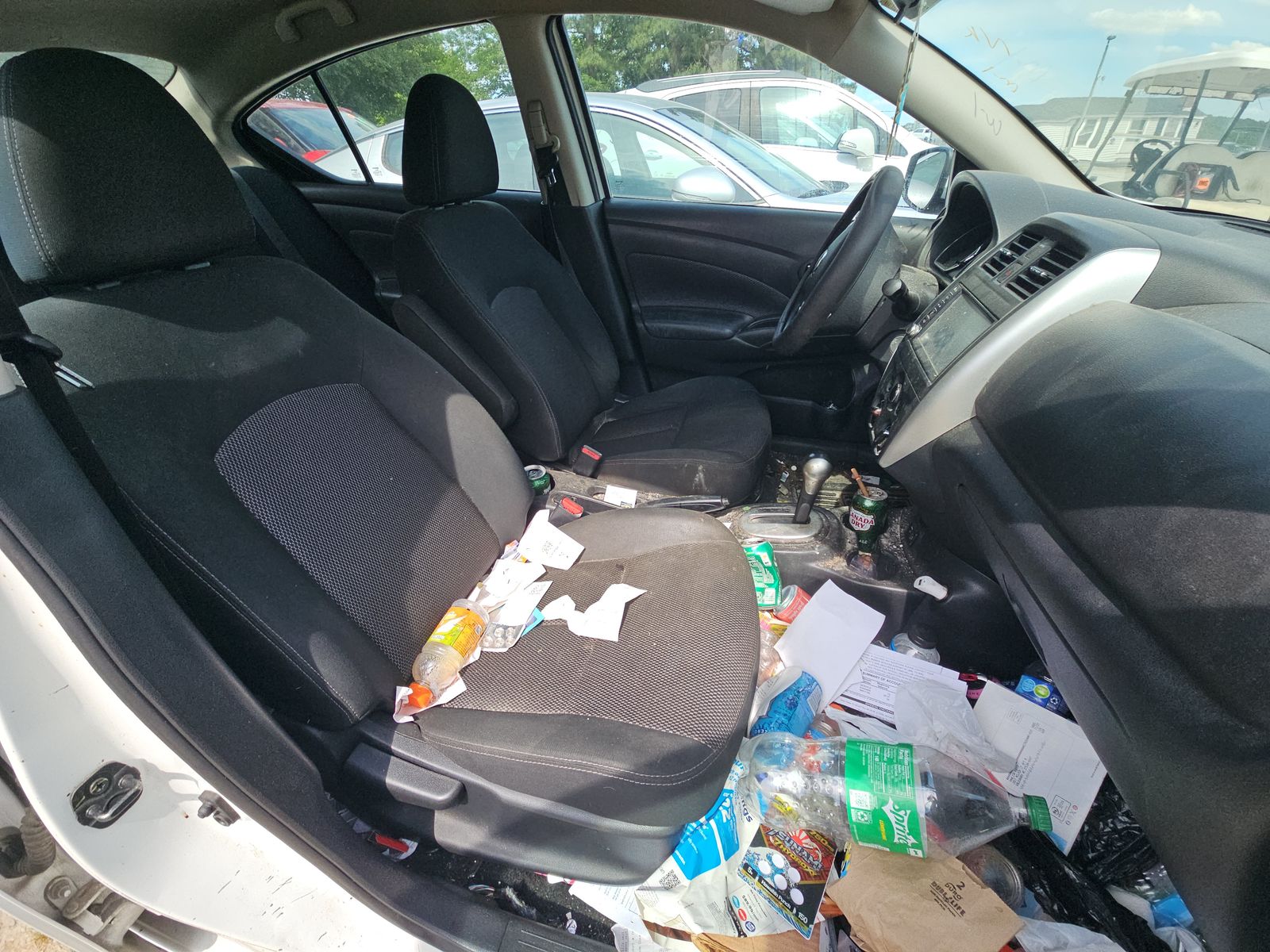 NISSAN VERSA - 9