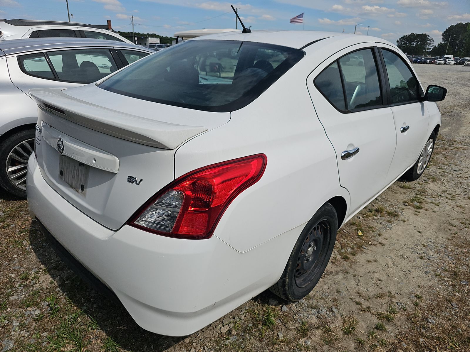NISSAN VERSA - 5