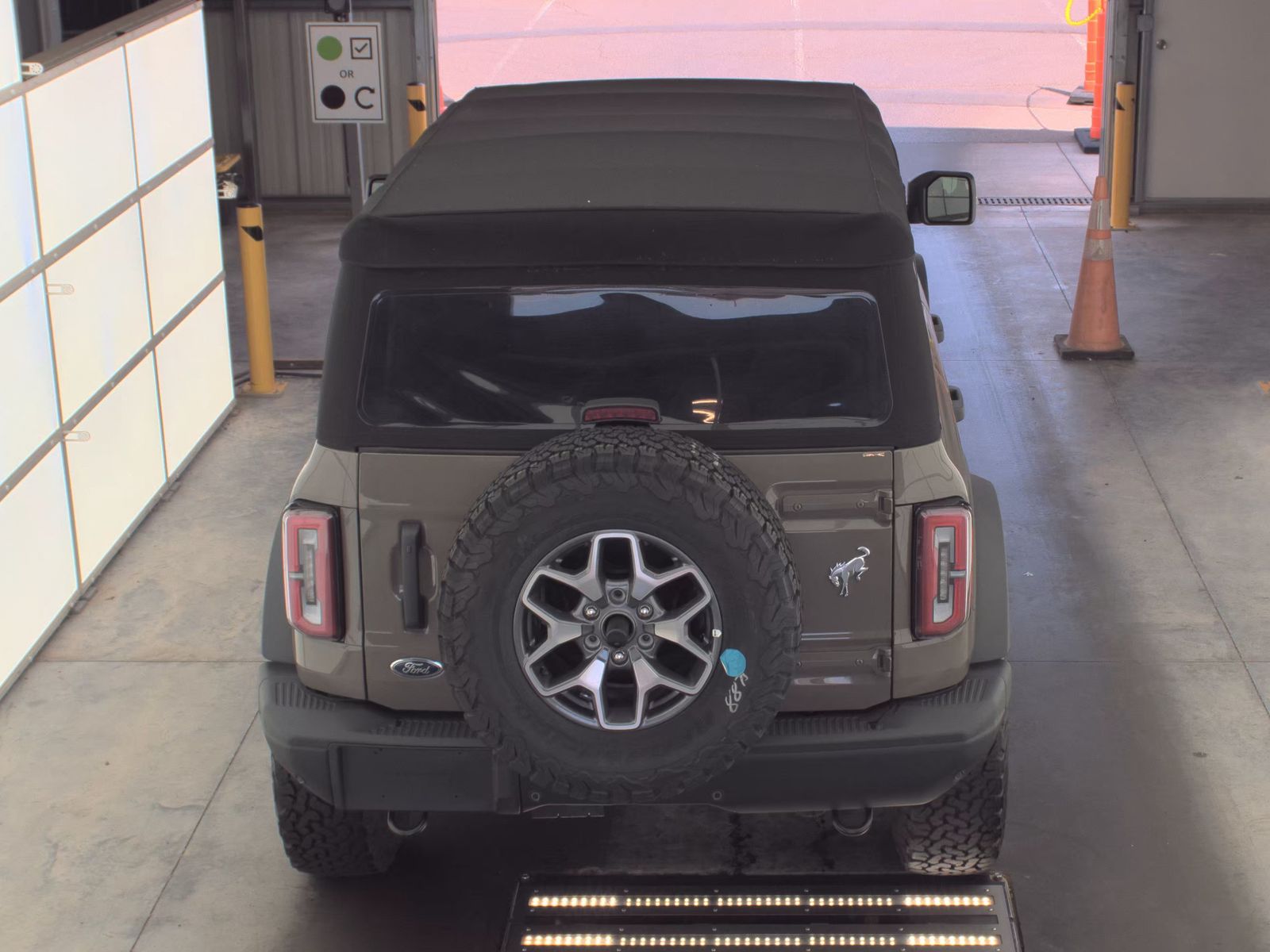 FORD BRONCO - 7