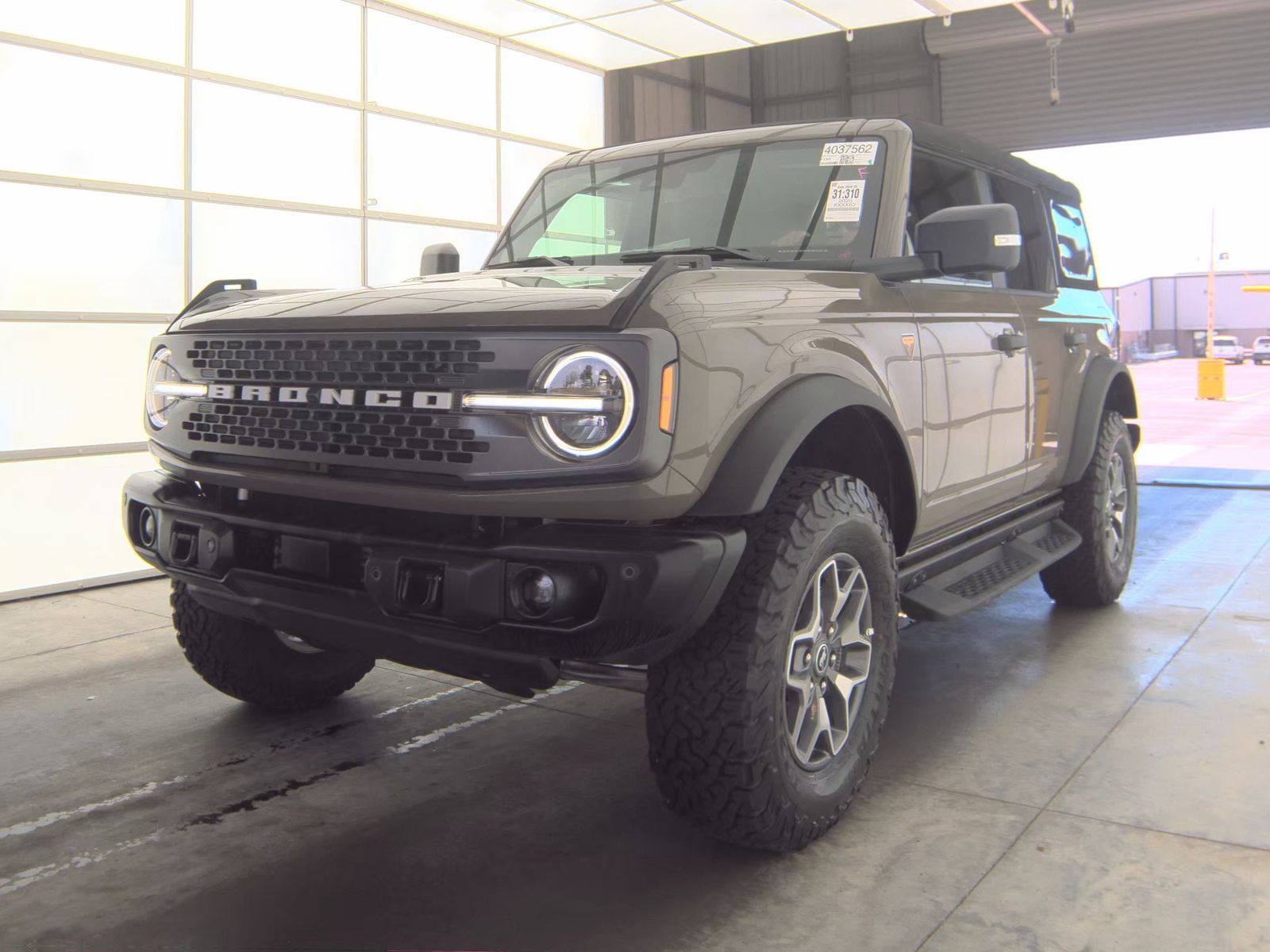 FORD BRONCO - 1