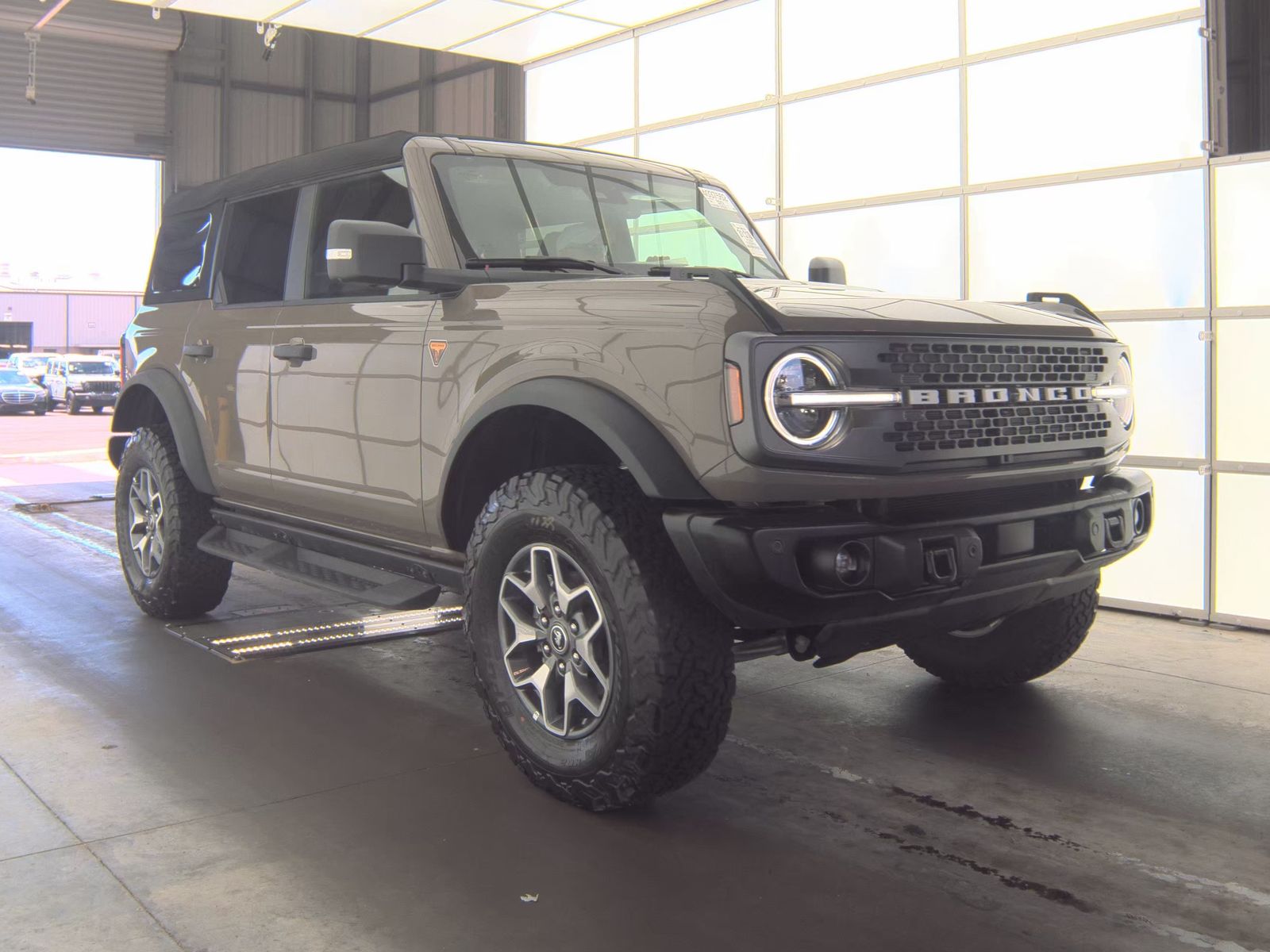 FORD BRONCO - 5