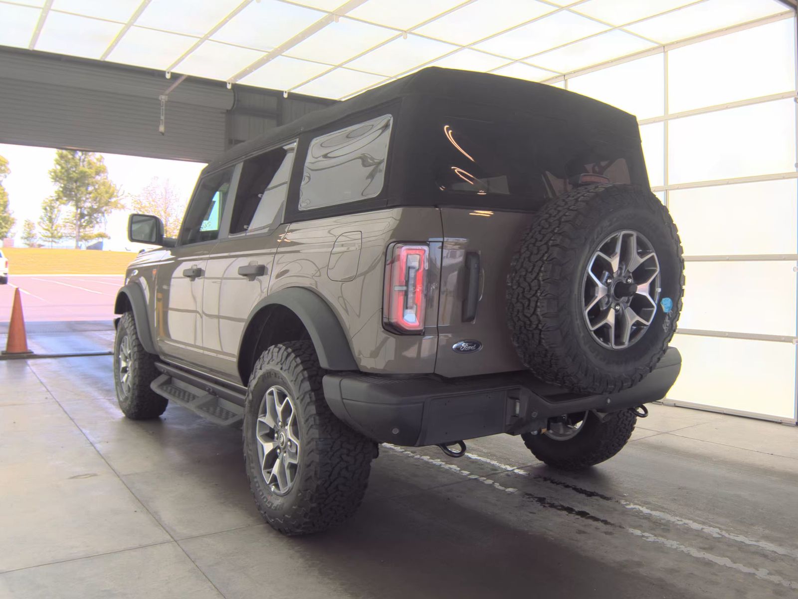 FORD BRONCO - 9