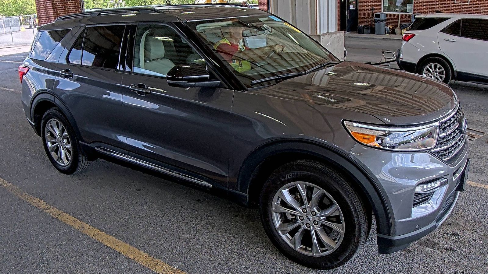 FORD EXPLORER - 4