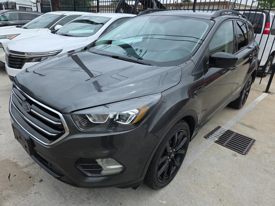 FORD ESCAPE - 1