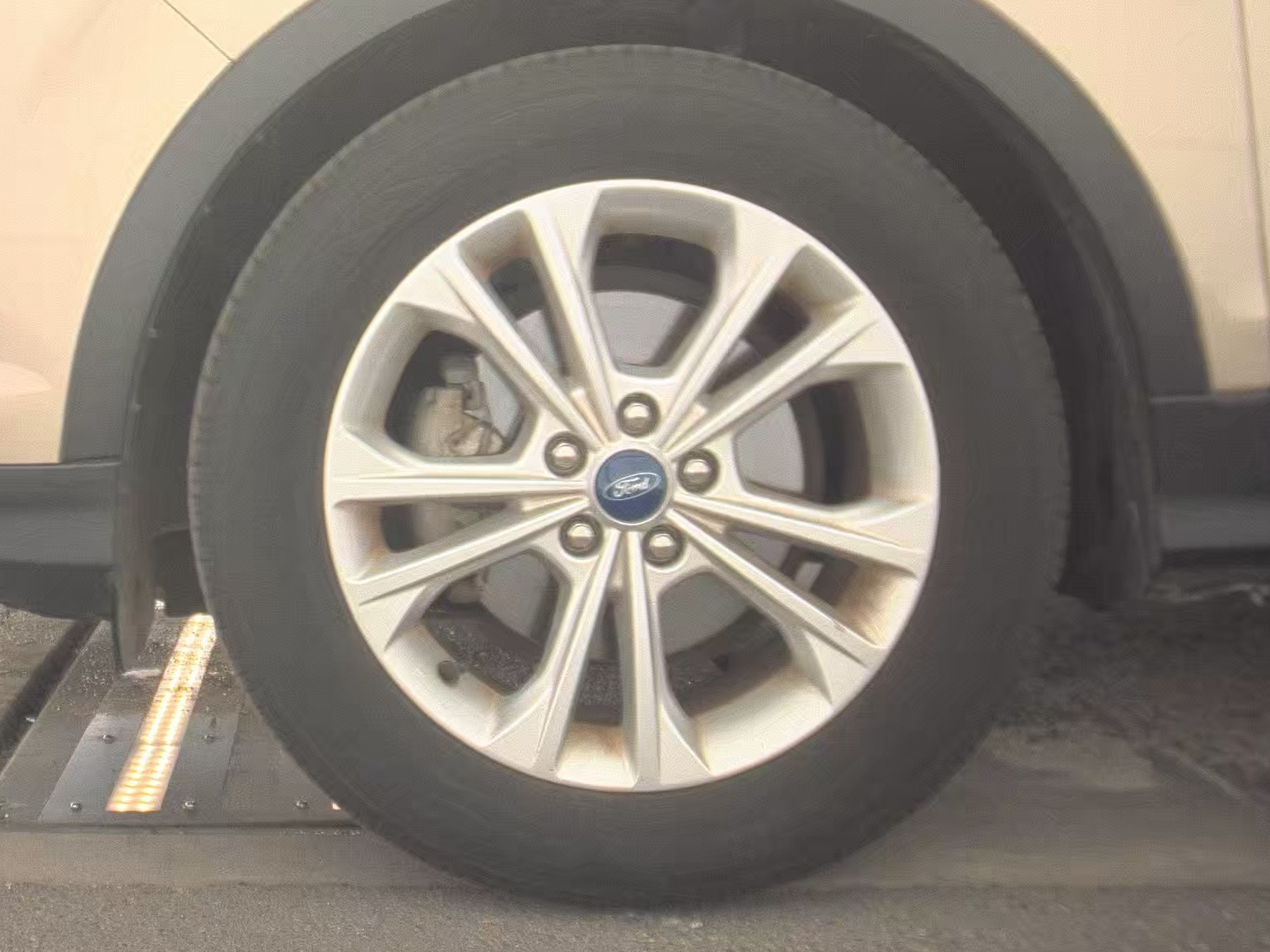 FORD ESCAPE - 10