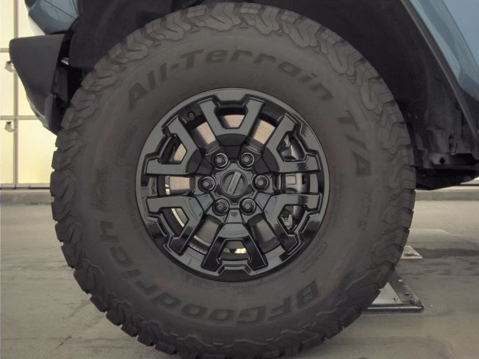 FORD BRONCO - 10