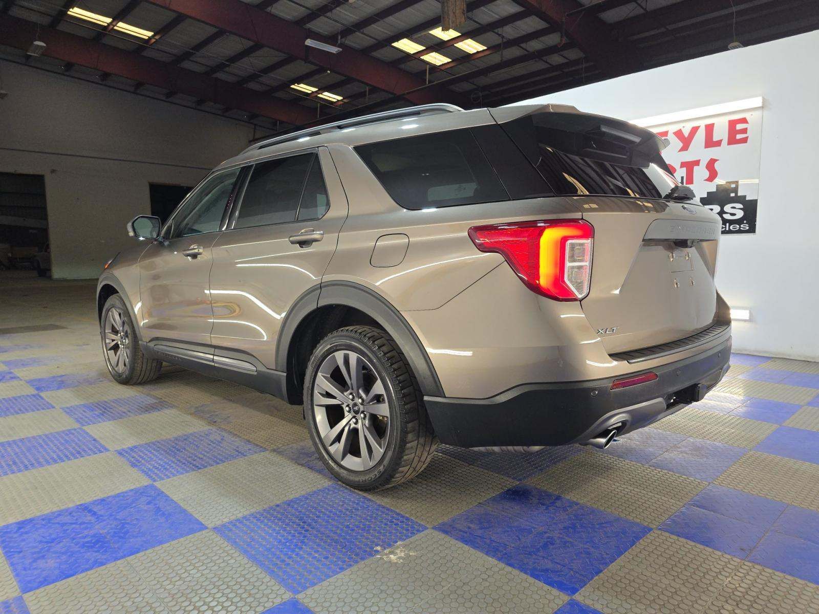 FORD EXPLORER - 4