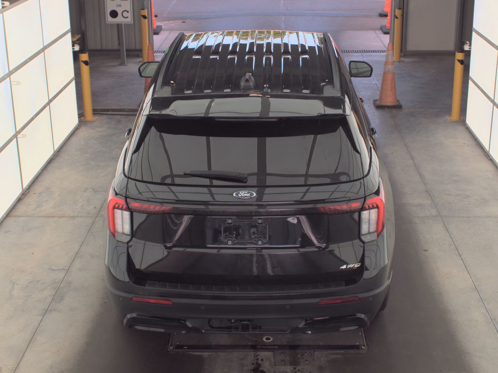 FORD EXPLORER - 7