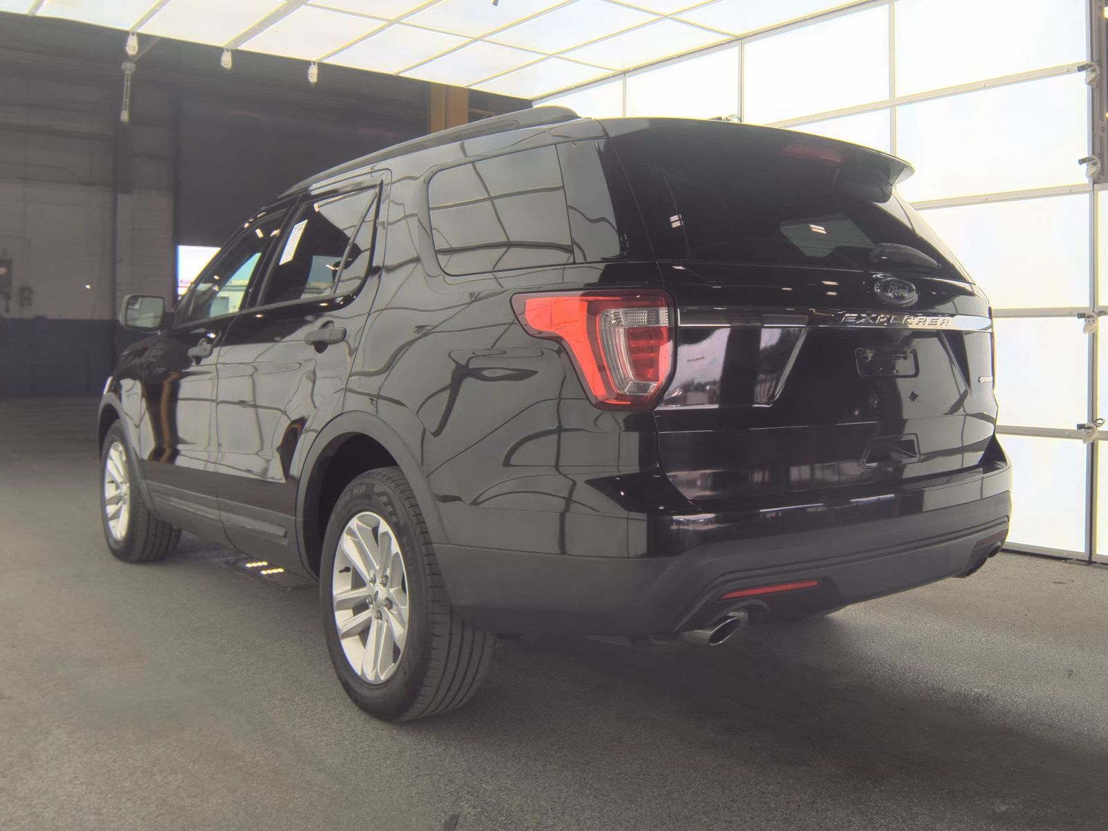 FORD EXPLORER - 9