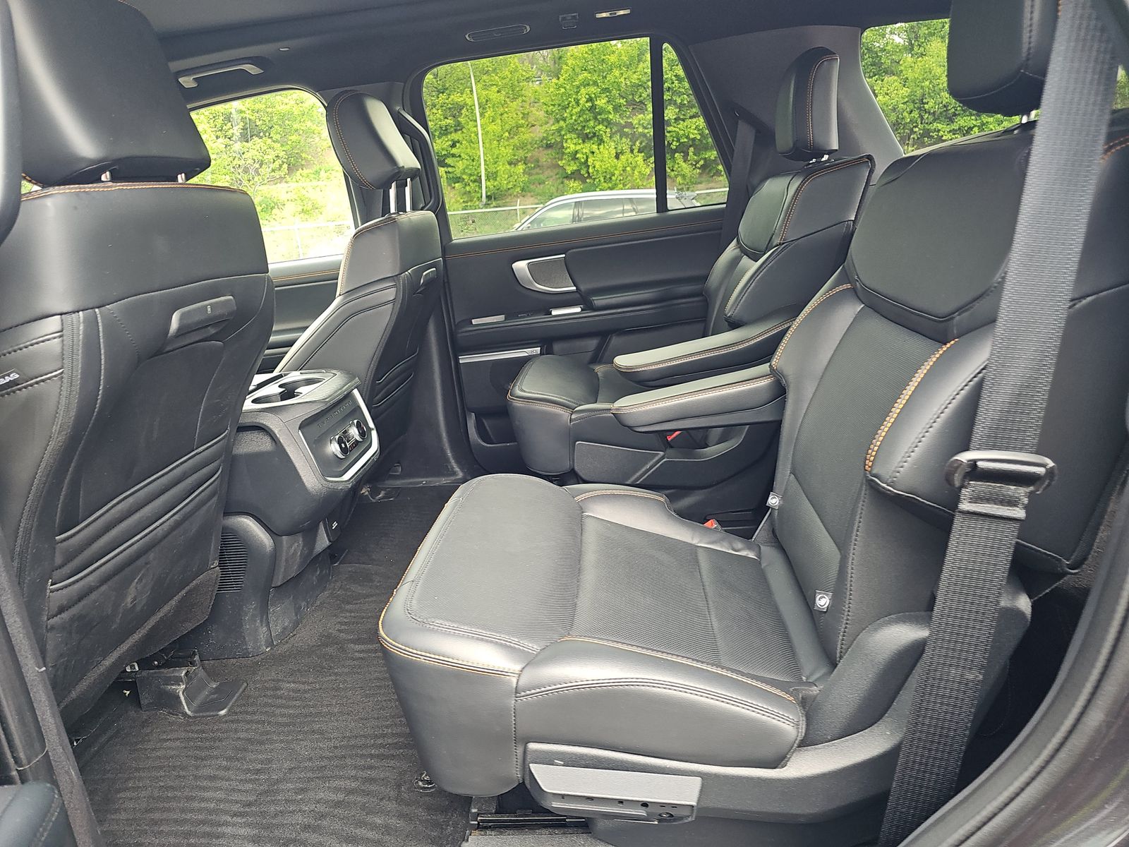 FORD EXPEDITION - 8