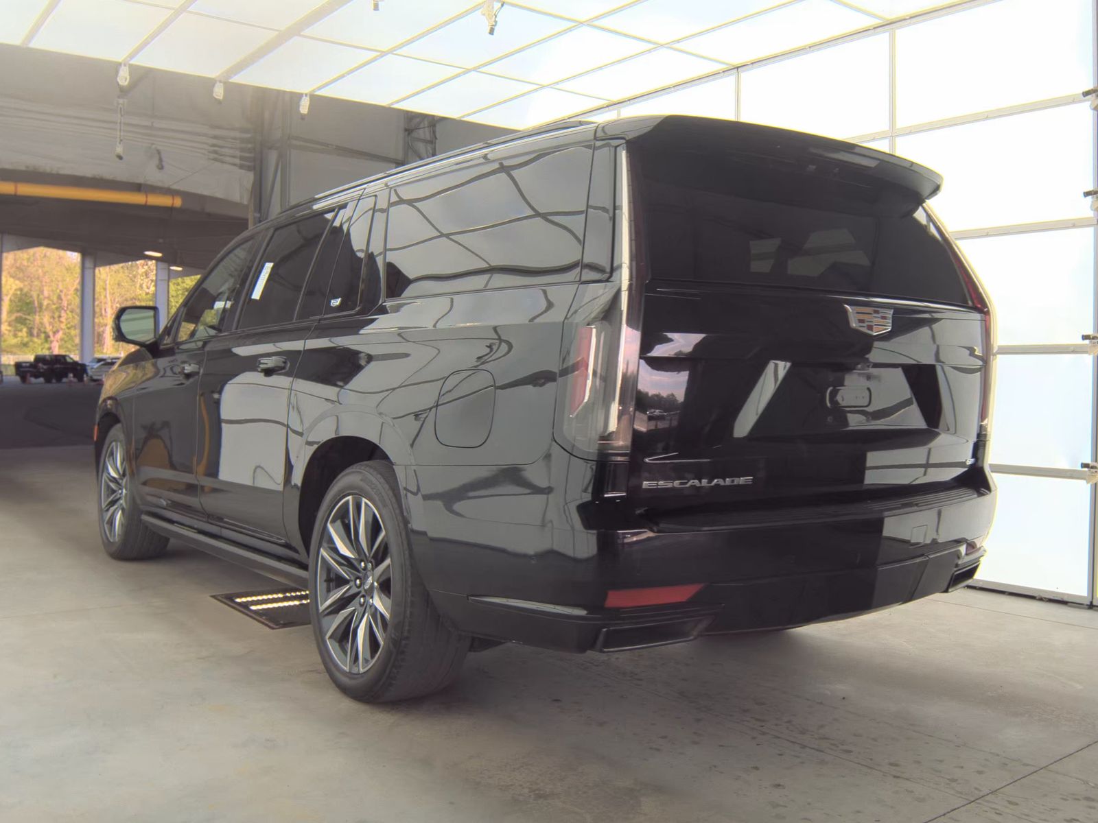2023 Cadillac Escalade ESV Sport AWD
