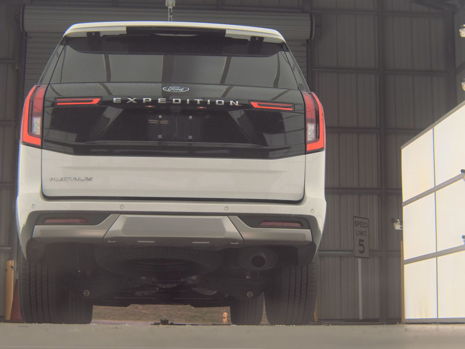 FORD EXPEDITION - 8