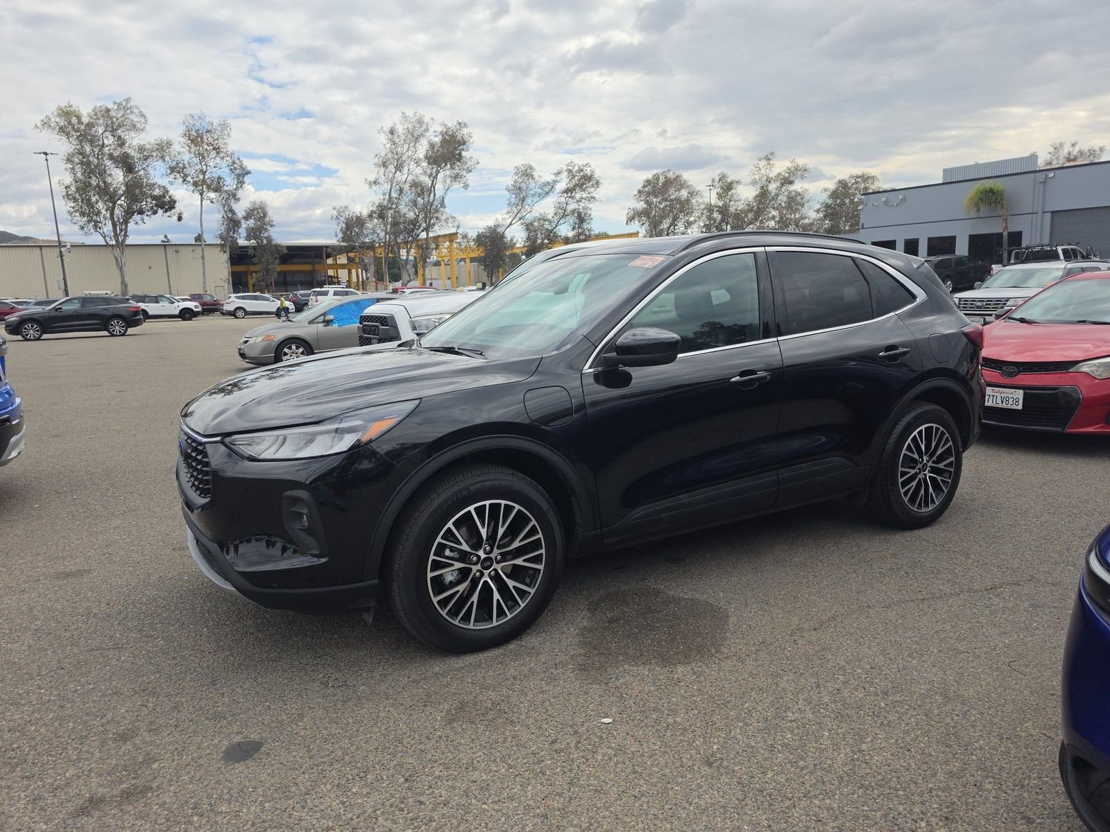 FORD ESCAPE - 1