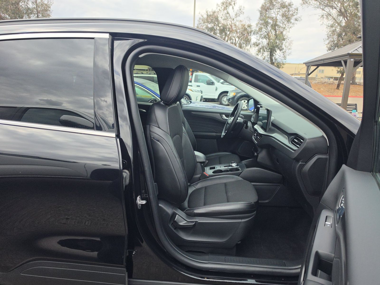 FORD ESCAPE - 9