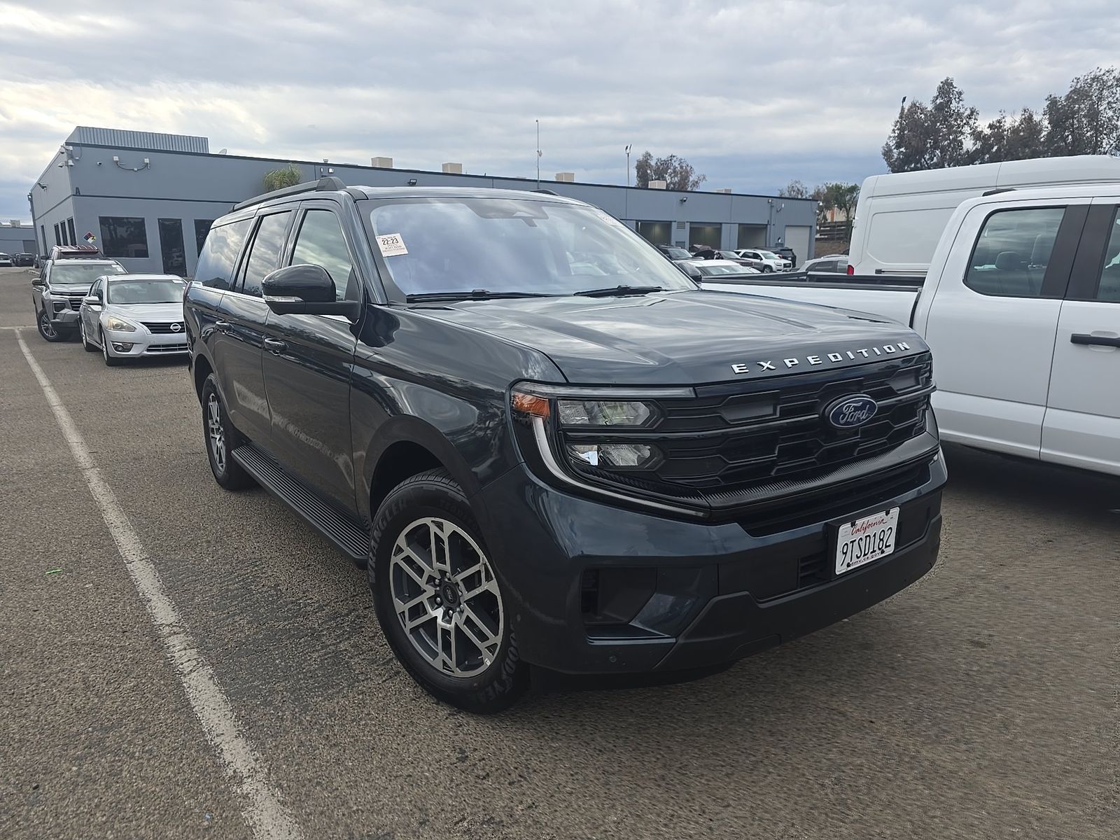 FORD EXPEDITION MAX - 4