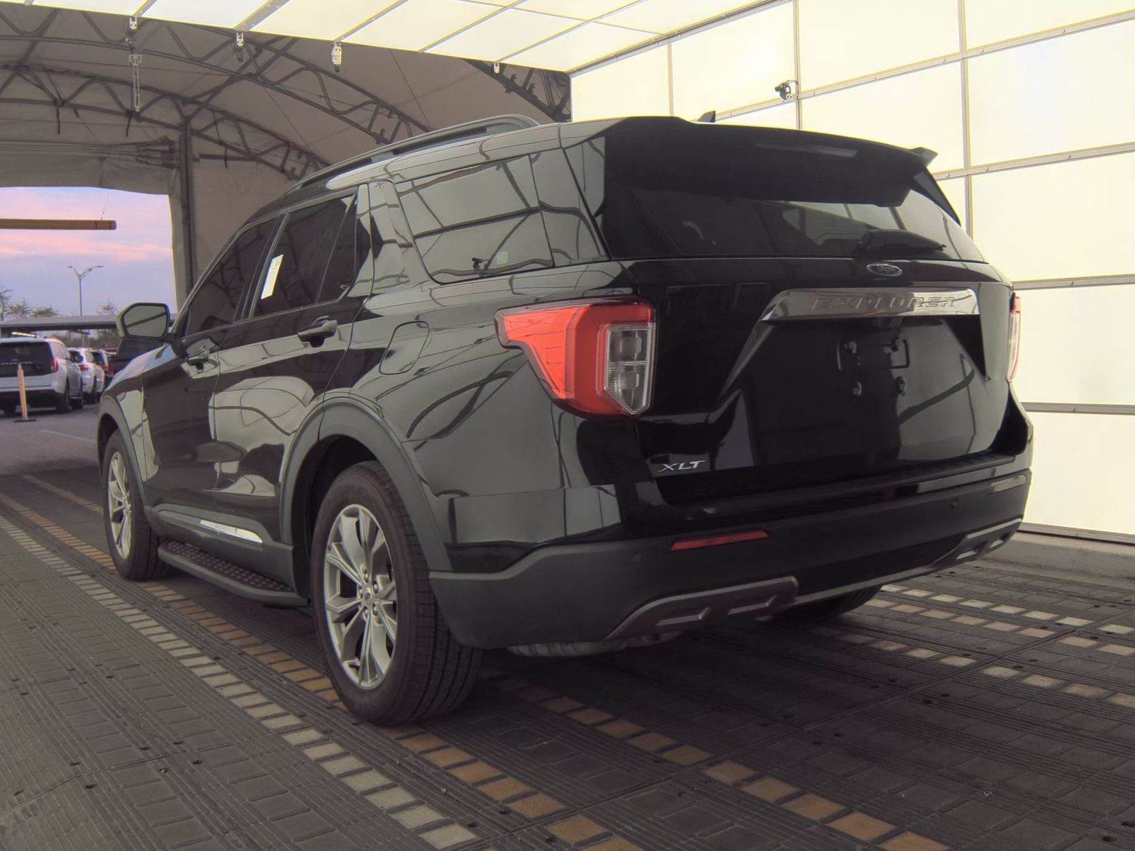 FORD EXPLORER - 9