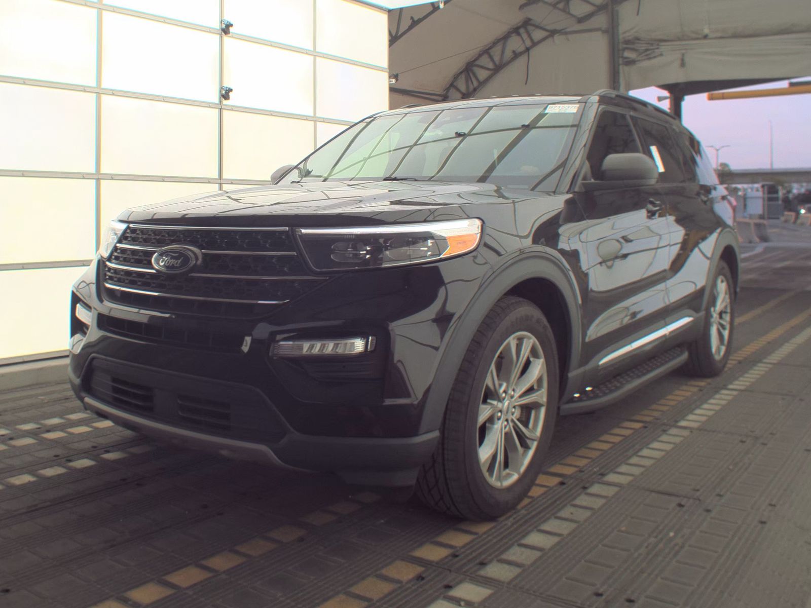 FORD EXPLORER - 1