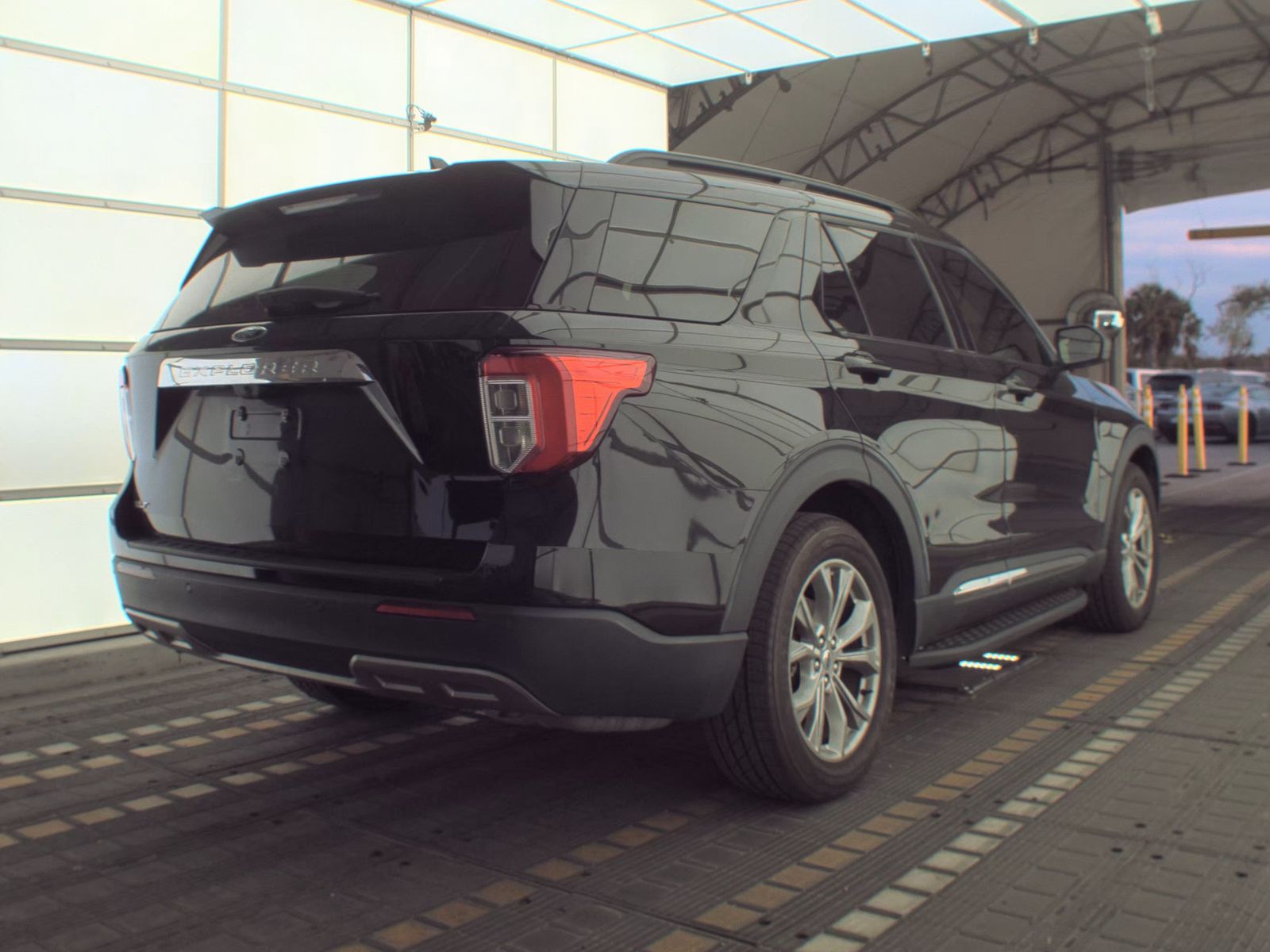 FORD EXPLORER - 6