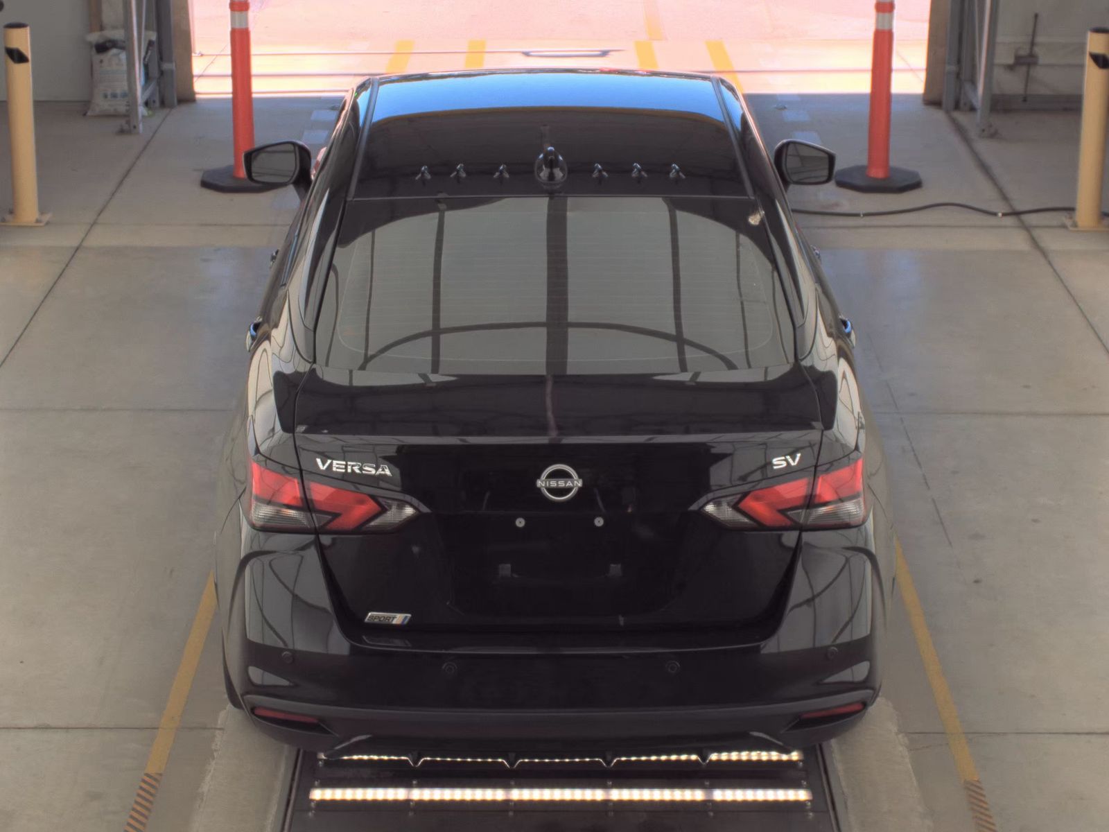 NISSAN VERSA - 6