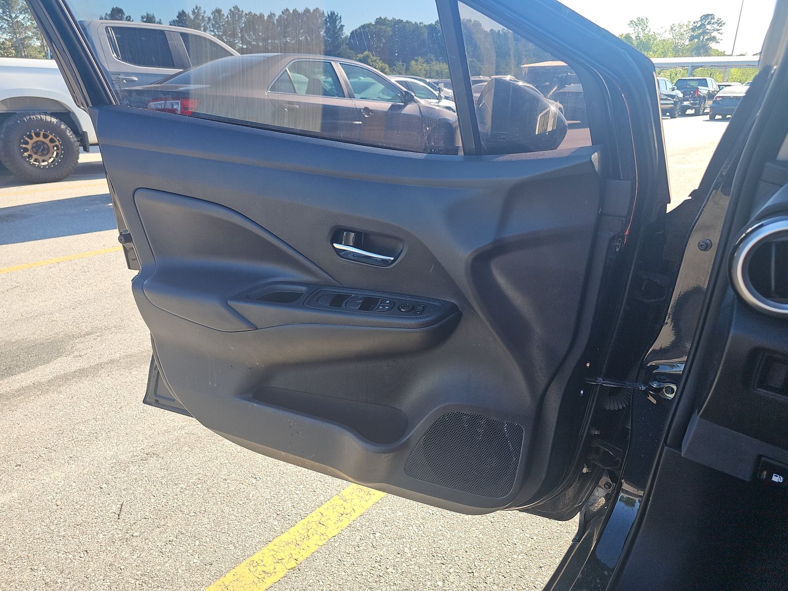 NISSAN VERSA - 10