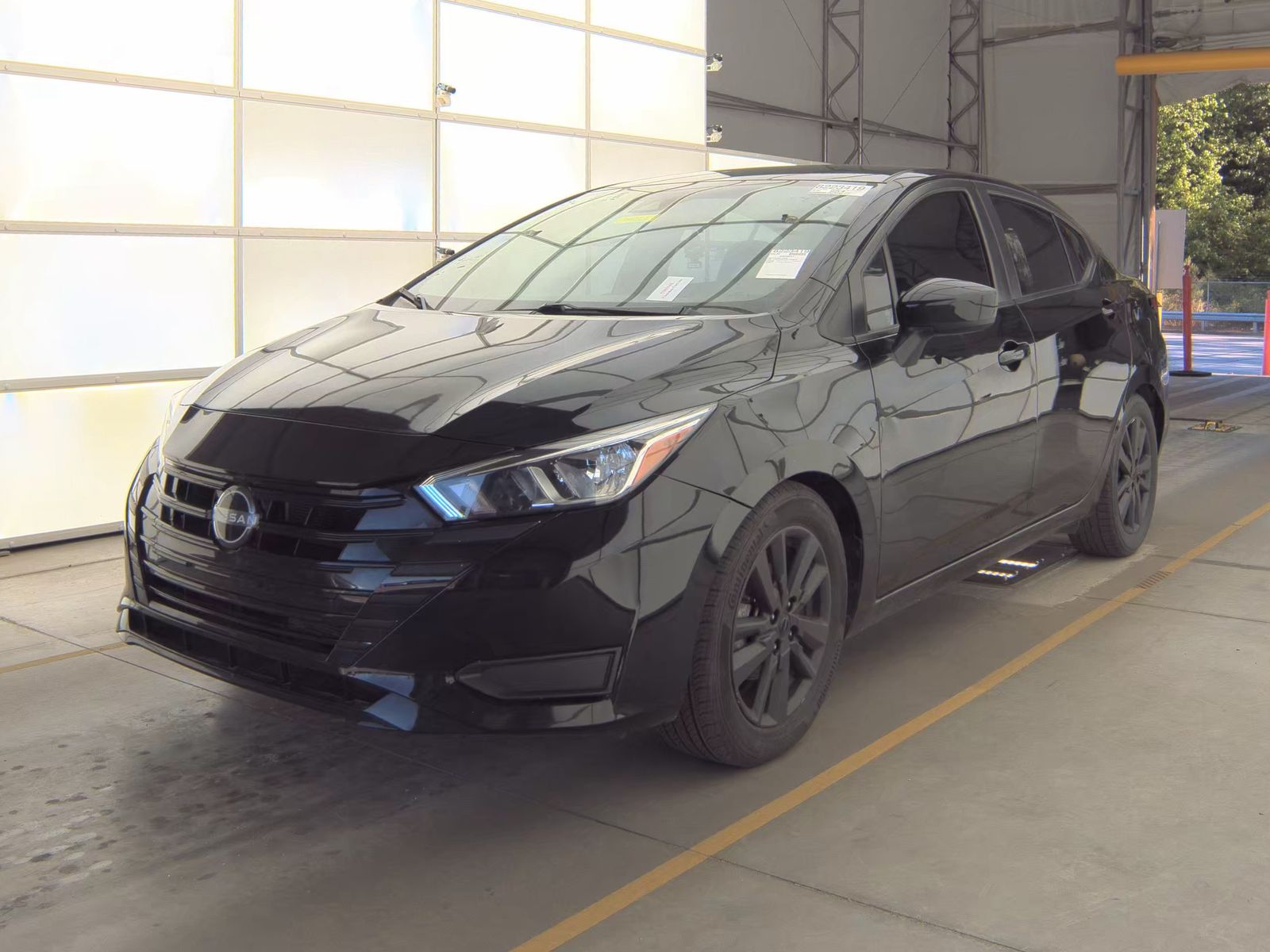 NISSAN VERSA - 1