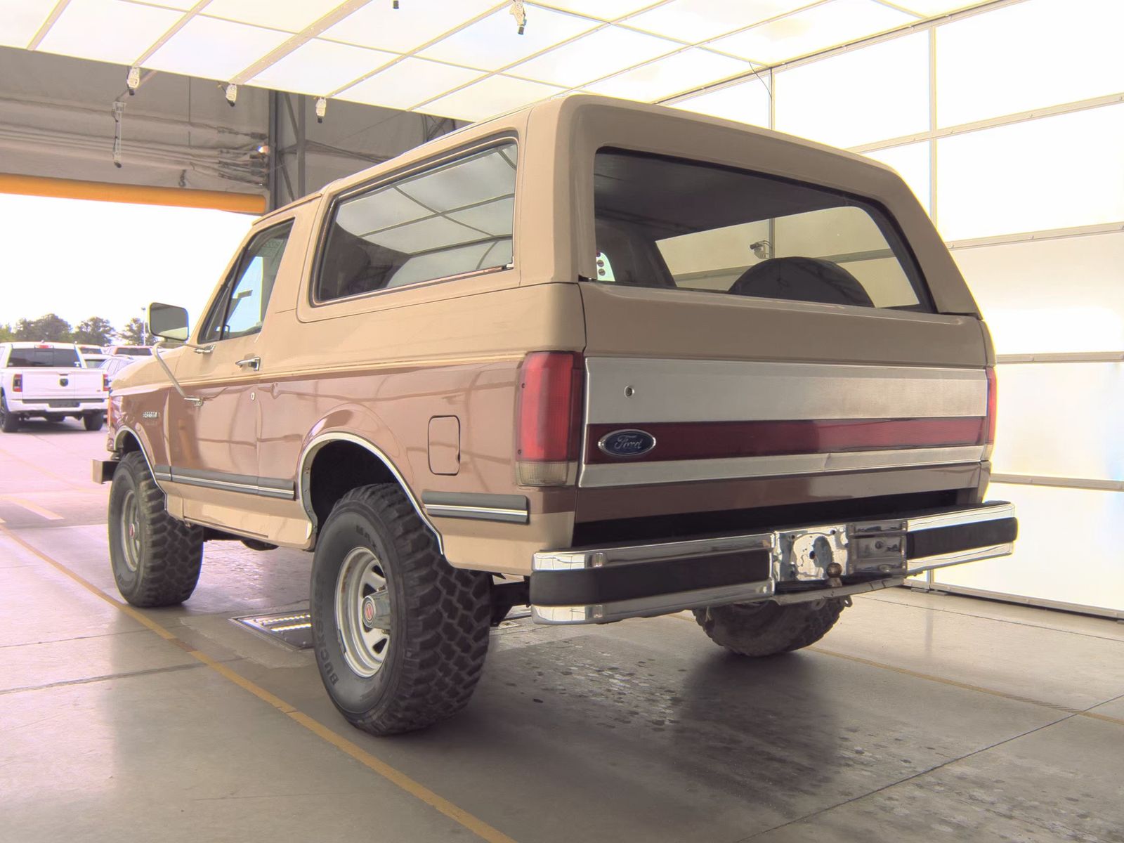 FORD BRONCO - 7