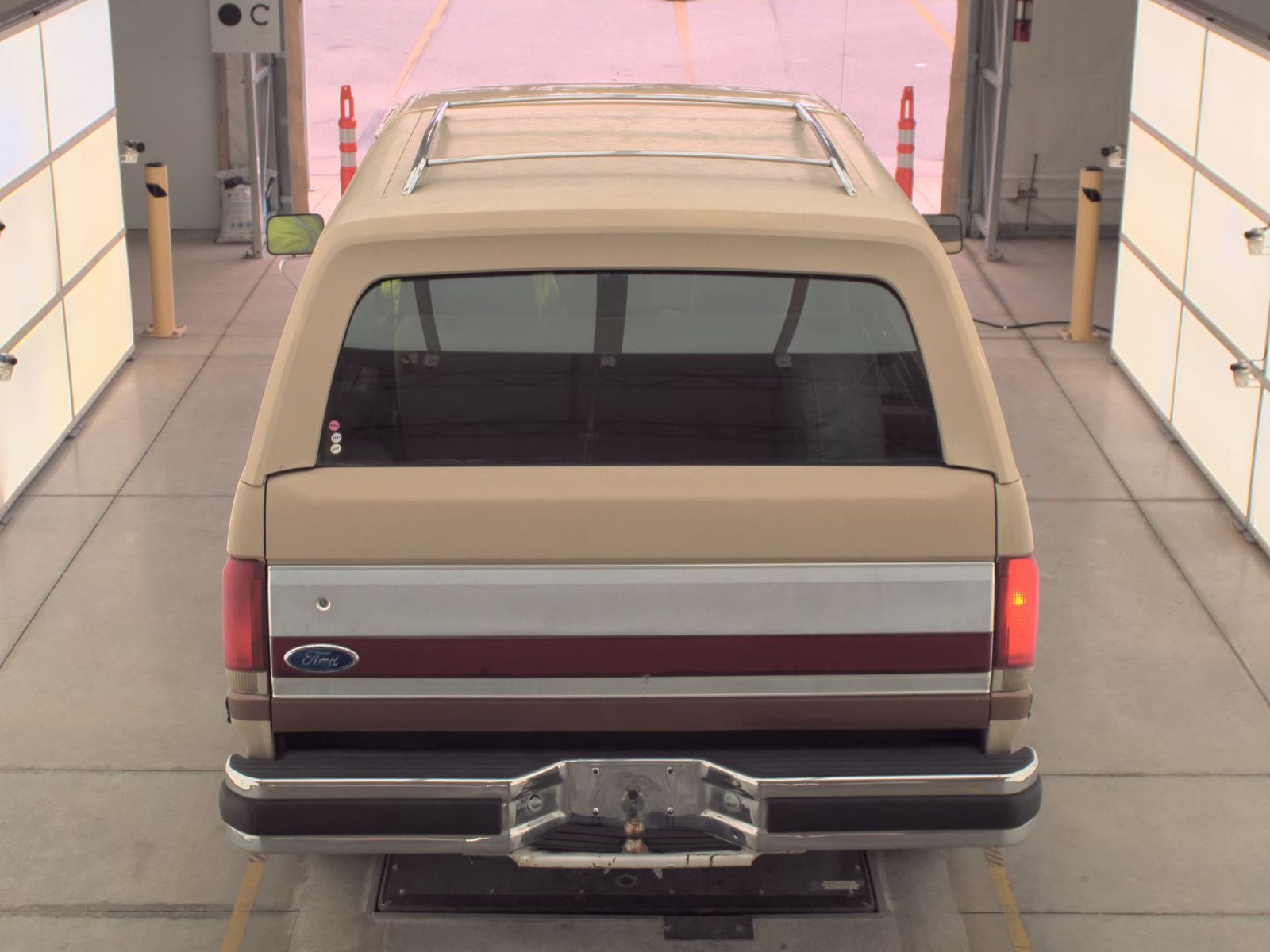 FORD BRONCO - 6