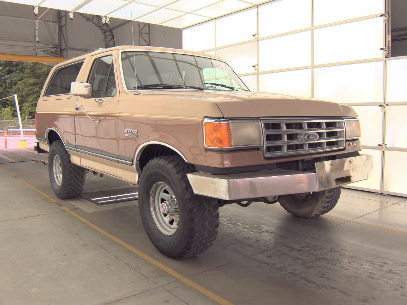 FORD BRONCO - 4