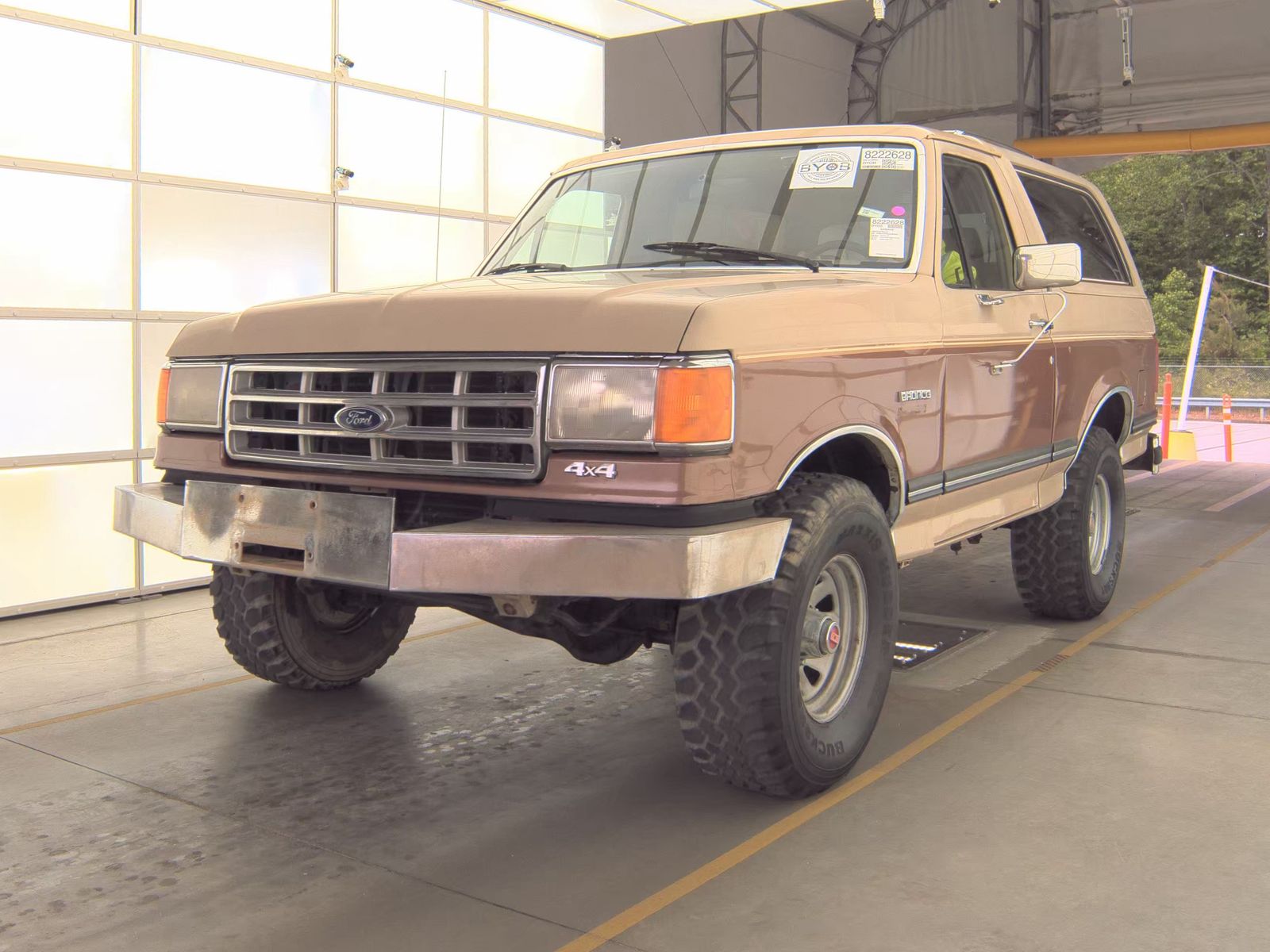FORD BRONCO - 1