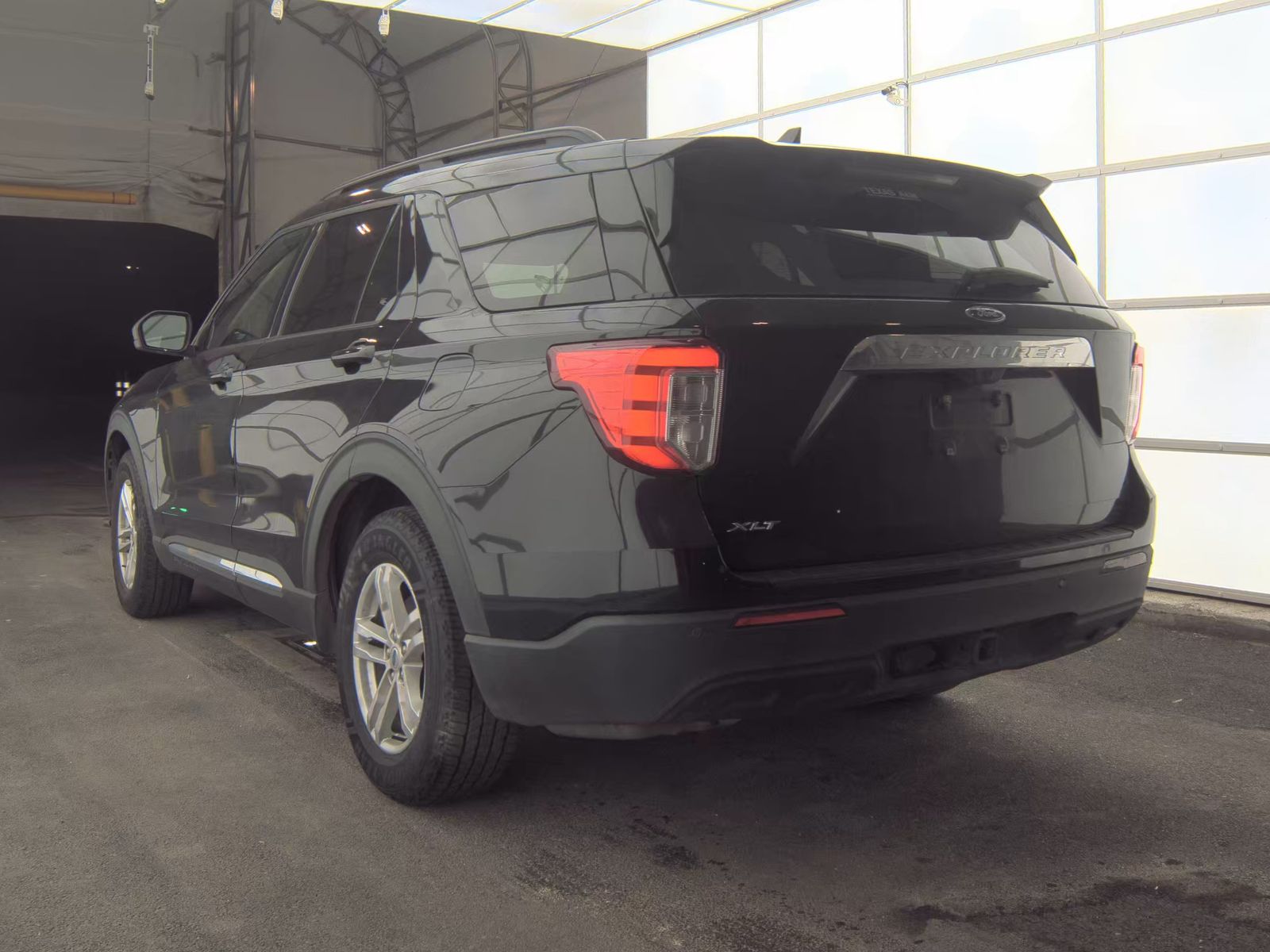 FORD EXPLORER - 9