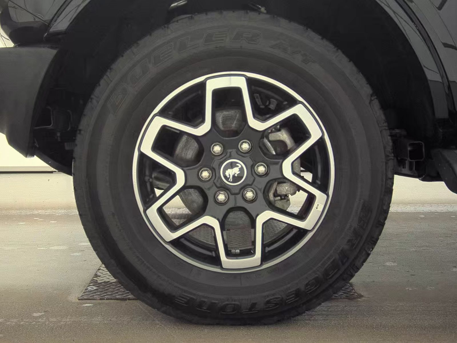 FORD BRONCO - 10