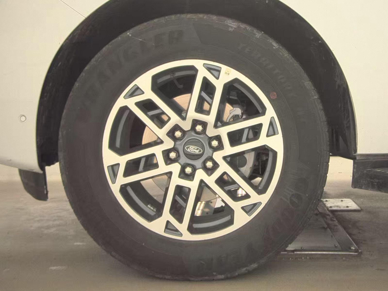 FORD EXPEDITION - 10
