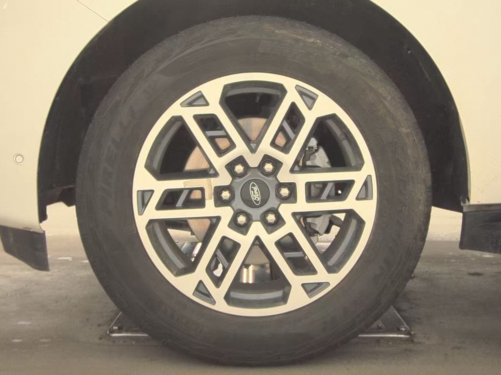 FORD EXPEDITION - 10