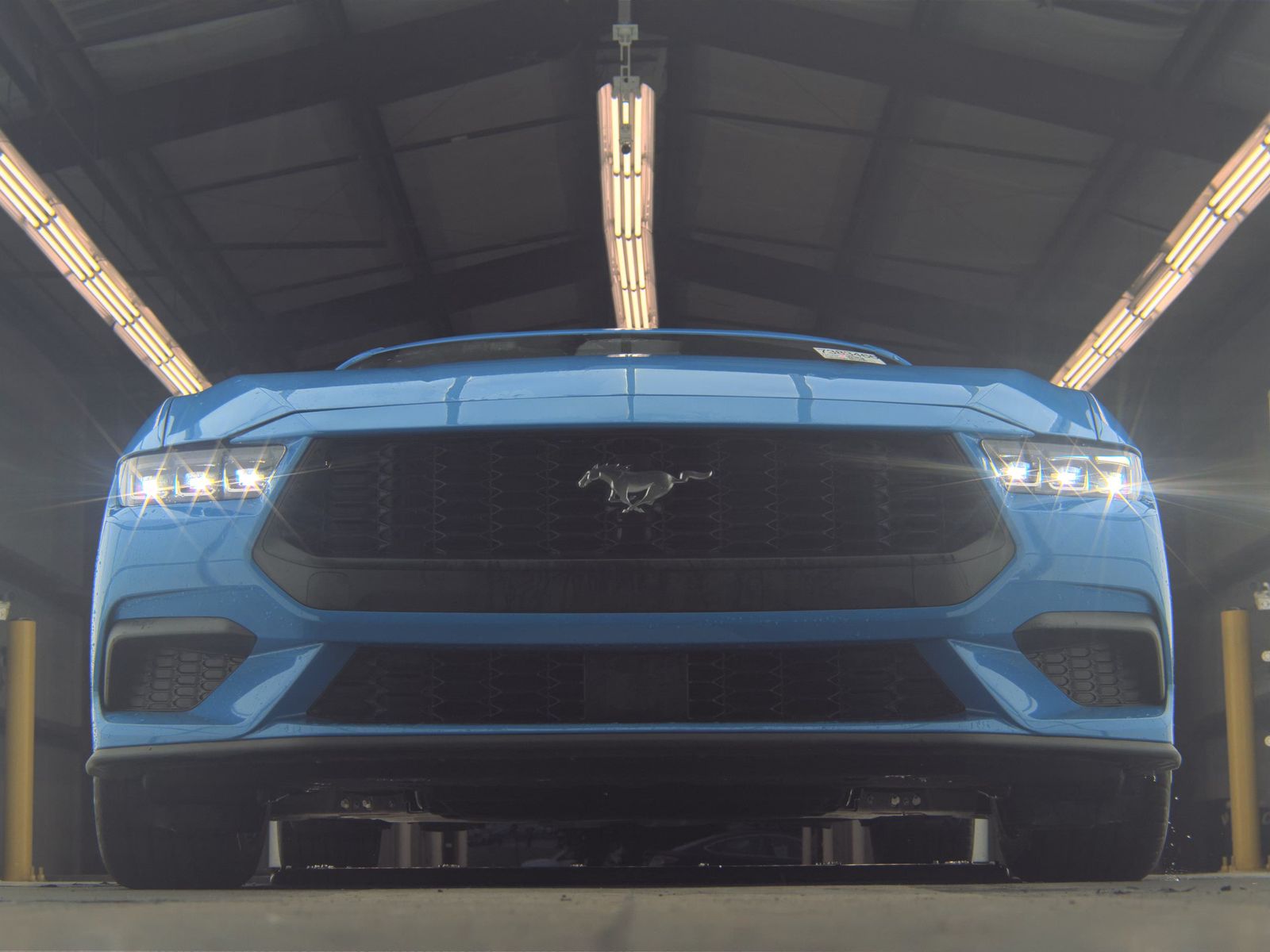 FORD MUSTANG - 4