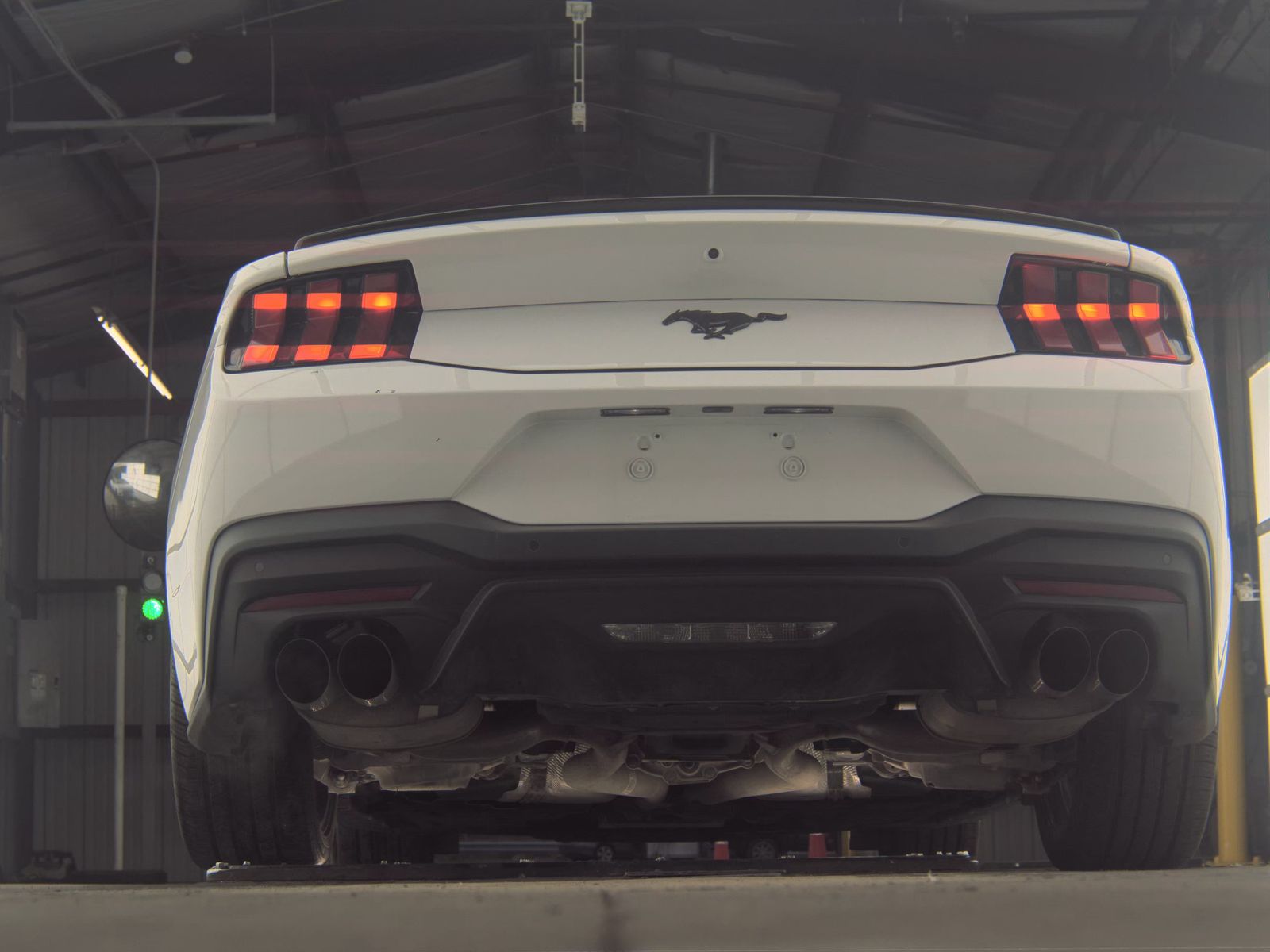 FORD MUSTANG - 8