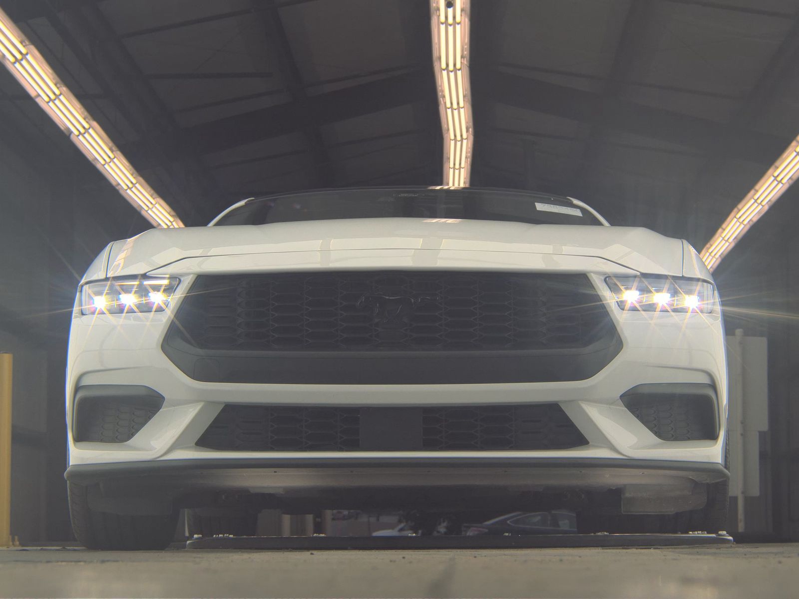 FORD MUSTANG - 4