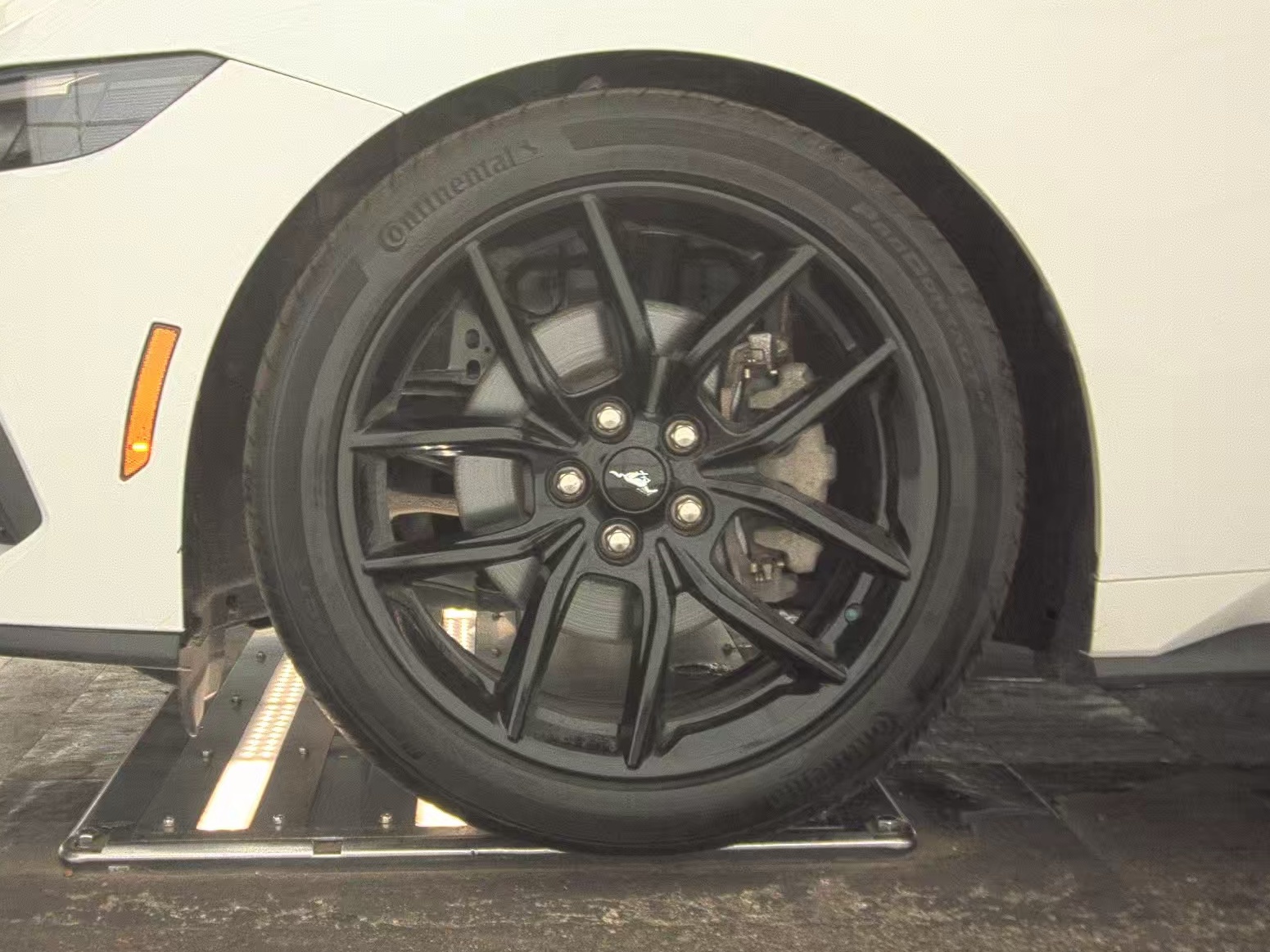 FORD MUSTANG - 10