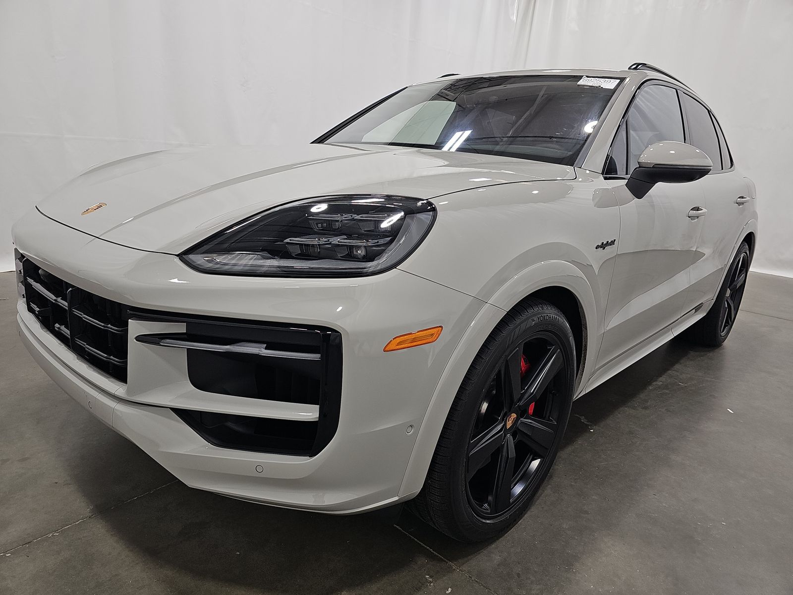 PORSCHE CAYENNE - 1