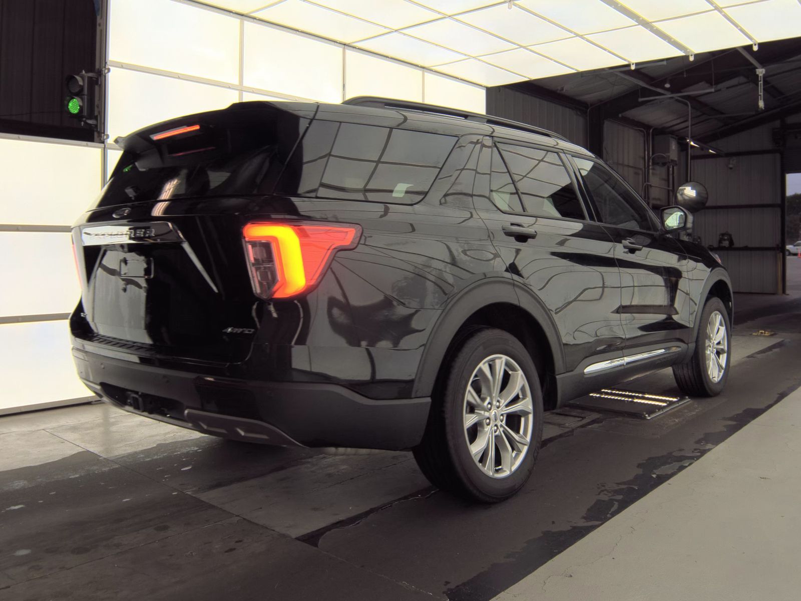 FORD EXPLORER - 6