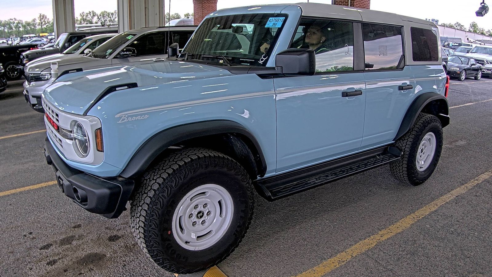 FORD BRONCO - 1