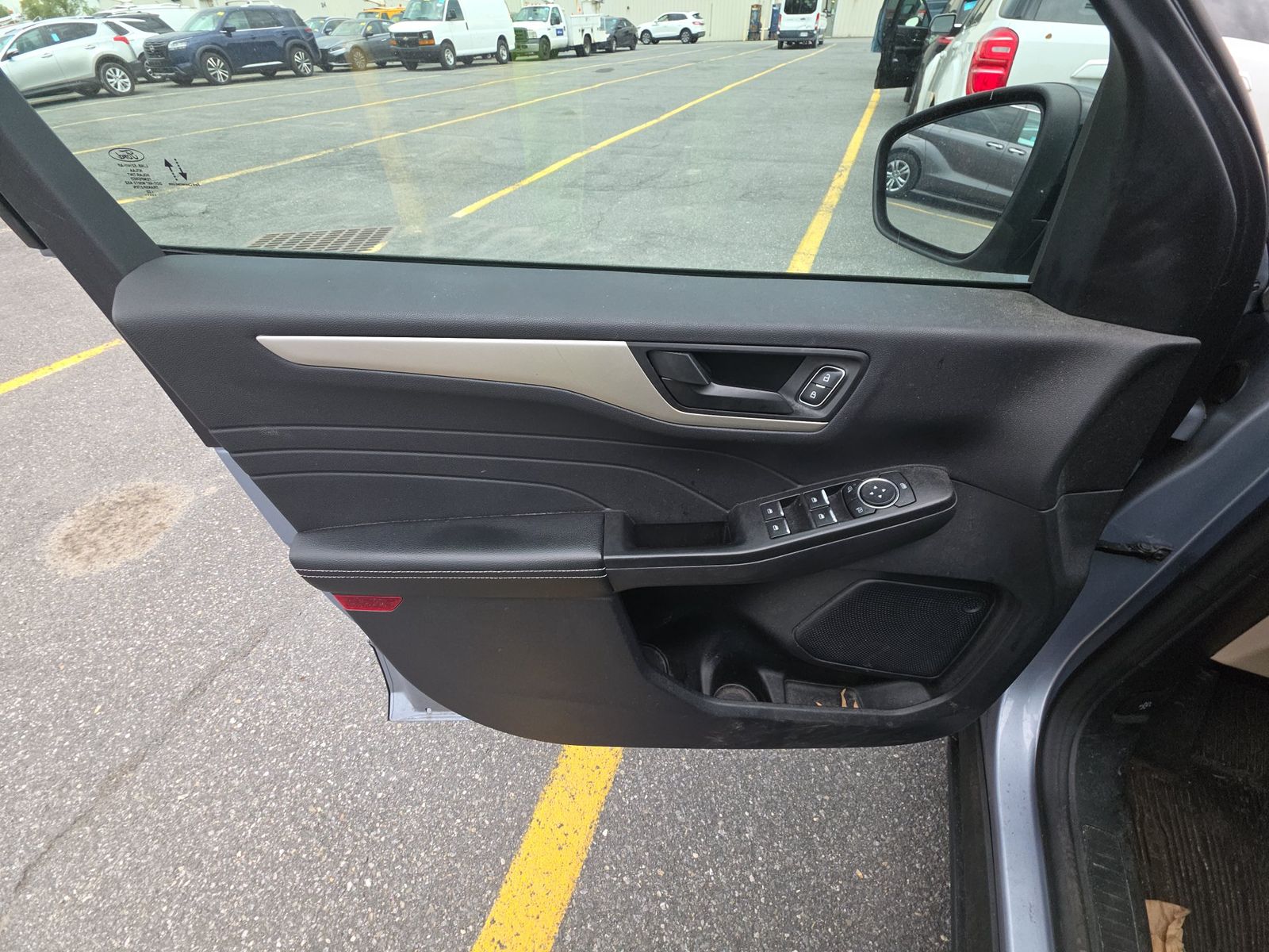 FORD ESCAPE - 10