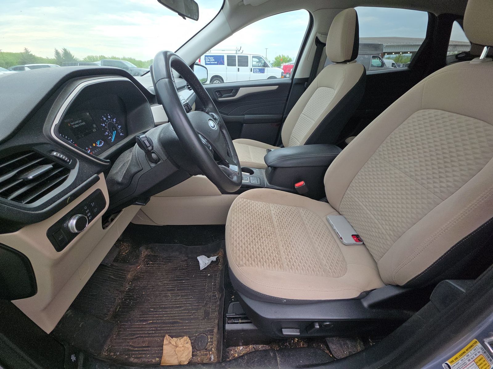FORD ESCAPE - 8