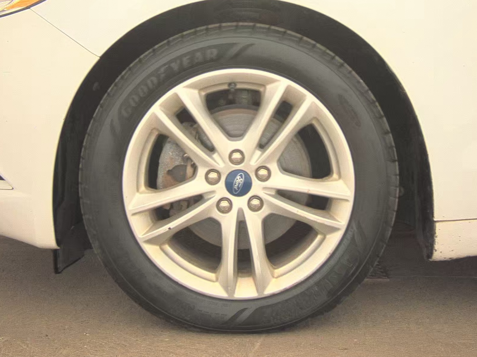 FORD FUSION - 10