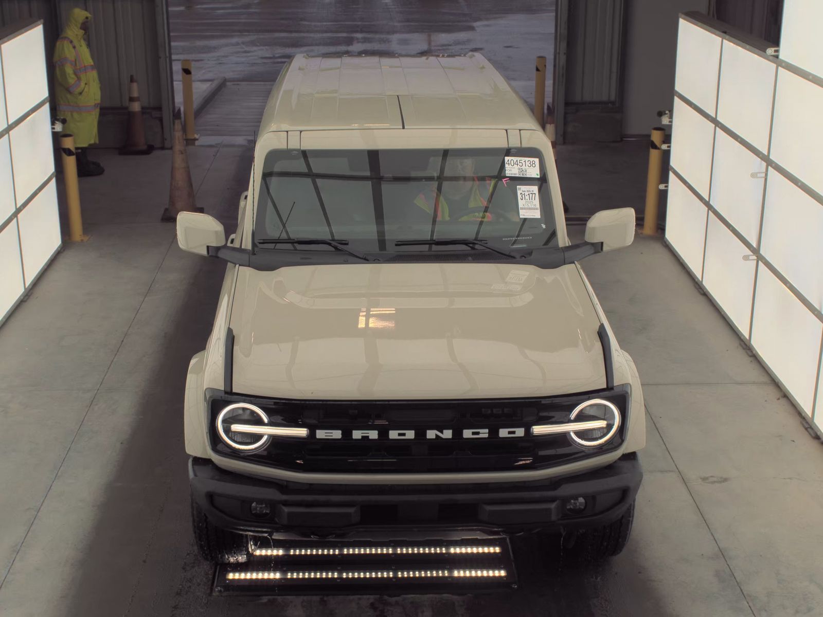 FORD BRONCO - 3