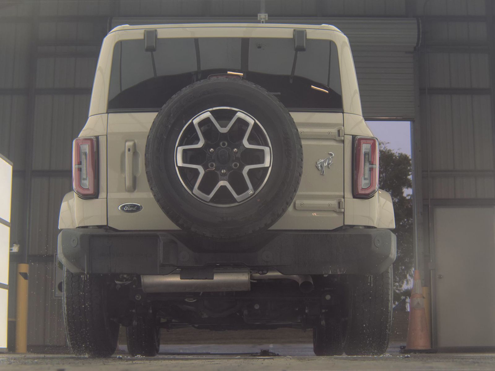 FORD BRONCO - 8