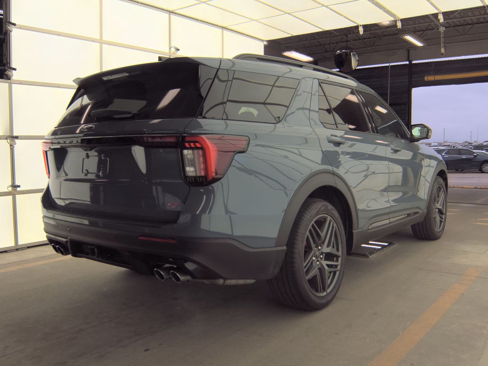 FORD EXPLORER - 6