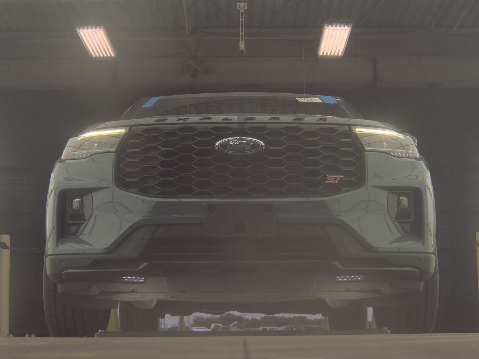 FORD EXPLORER - 4