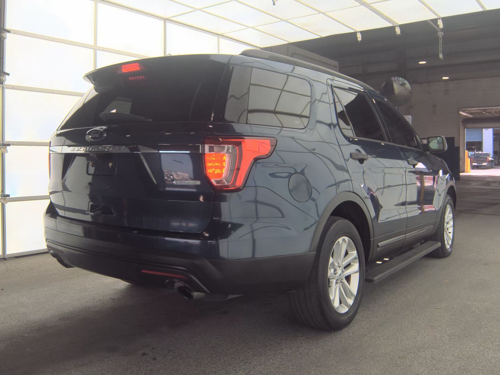 FORD EXPLORER - 6